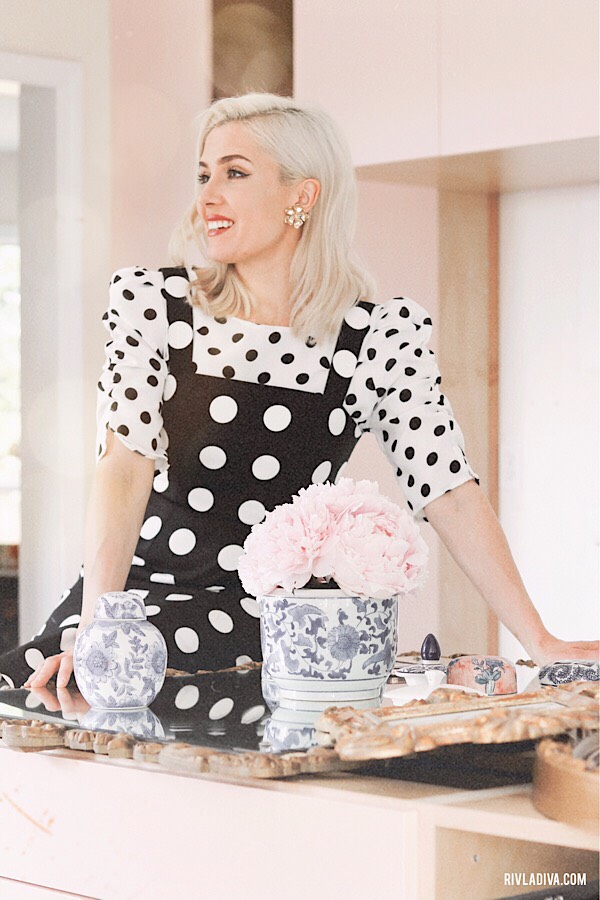 1950's Glamour. Inspired by Gwen Stefani, DIY black and white polka dot dress. Dress is from Vogue patterns V8766. 
